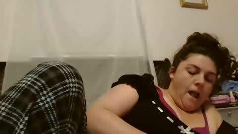 i love to be held unconcious online show from 2, 12, 2024