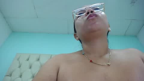 Snapshot of cumontitsxxx chatting on 27, 4, 2026 Cumontitsxxx online show from 27, 4, 2026