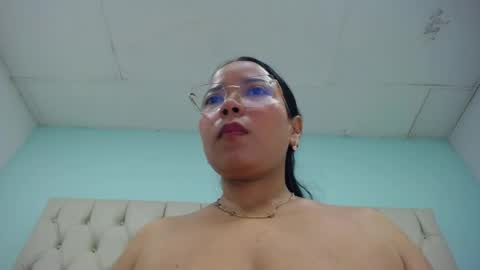 Snapshot of cumontitsxxx chatting on 12, 5, 2026 Cumontitsxxx online show from 12, 5, 2026