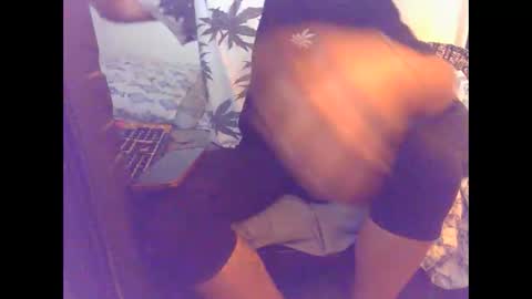 Snapshot of cumslutboi27 chatting on 13, 10, 2025 cumslutboi27 online show from 13, 10, 2025