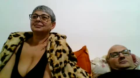 couple online show from 19, 12, 2024