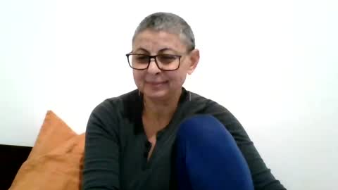 couple online show from 17, 1, 2025