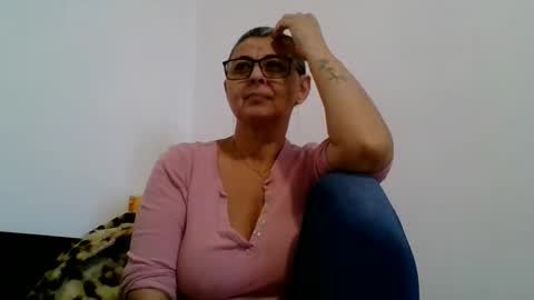couple online show from 22, 1, 2025