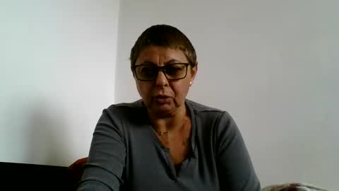 couple online show from 4, 10, 2025