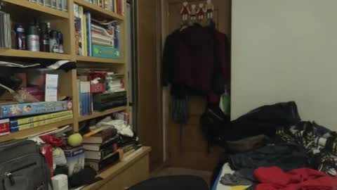 curiosillo1983 online show from 18, 4, 2026