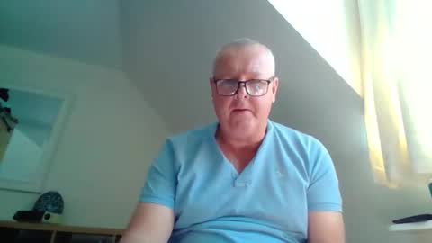 curiousax77 online show from 30, 4, 2026