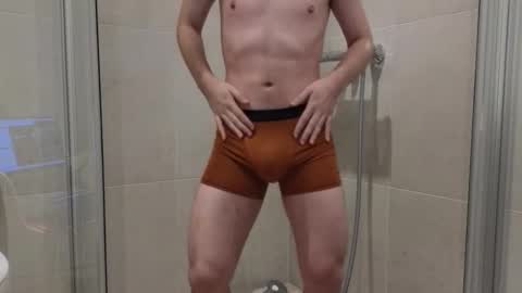 Snapshot of curlyboyy_ chatting on 26, 10, 2025 Mike pvt is open online show from 26, 10, 2025