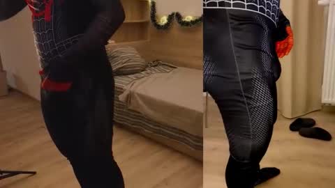 Snapshot of curlyboyy_ chatting on 13, 1, 2026 Mike pvt is open online show from 13, 1, 2026