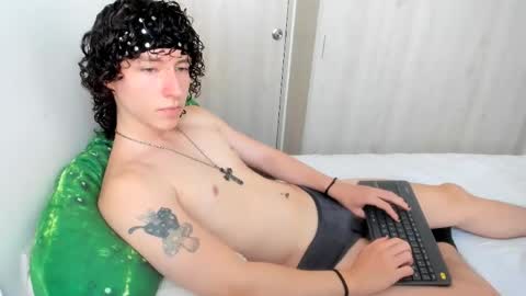 Snapshot of curlyytwink chatting on 15, 5, 2026 Noah online show from 15, 5, 2026
