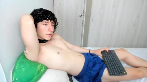 Snapshot of curlyytwink chatting on 23, 5, 2026 Noah online show from 23, 5, 2026