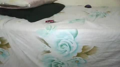 Snapshot of curvey_brown_girl chatting on 23, 5, 2026 curvey_brown_girl online show from 23, 5, 2026