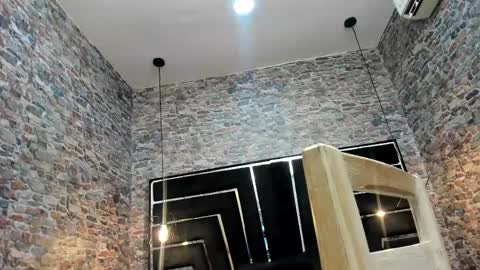 Alyanna  online show from 2, 12, 2025