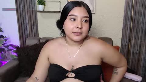 Snapshot of curvydelicios_zoe chatting on 17, 10, 2025 Zoe online show from 17, 10, 2025