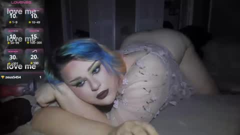 Snapshot of curvygothfemboy chatting on 9, 1, 2025 Curvygothfemboy online show from 9, 1, 2025