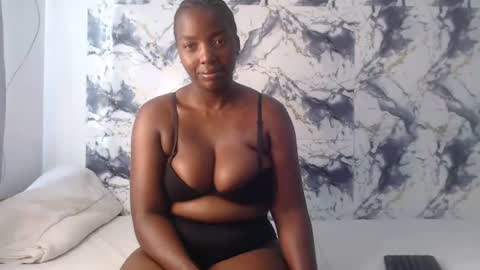 Snapshot of curvyj255 chatting on 17, 7, 2026 curvyj255 online show from 17, 7, 2026