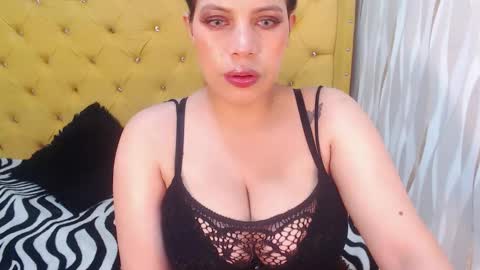 Snapshot of curvyjulieth chatting on 18, 9, 2025 Julieth online show from 18, 9, 2025