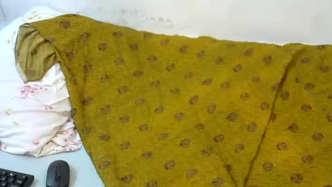 Snapshot of curvylizy chatting on 4, 8, 2026 liz online show from 4, 8, 2026