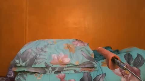 curvylyin online show from 6, 1, 2026