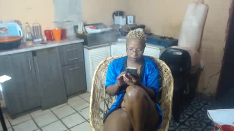 Snapshot of curvypear76x chatting on 7, 12, 2024 curvypear76x online show from 7, 12, 2024