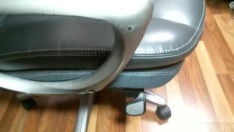 Snapshot of cutandwaxed2 chatting on 29, 4, 2026 BI SMOOTH MATURE SUB online show from 29, 4, 2026
