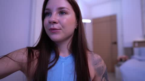 Snapshot of cute__foxy chatting on 1, 10, 2025 Foxy online show from 1, 10, 2025