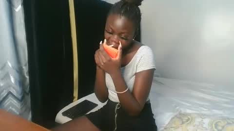 Snapshot of cute_angel11 chatting on 15, 9, 2025 angel online show from 15, 9, 2025