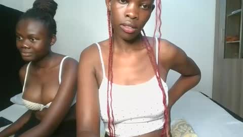 Snapshot of cute_angel11 chatting on 3, 10, 2025 angel online show from 3, 10, 2025
