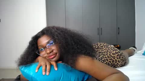 Snapshot of cute_ass18 chatting on 7, 7, 2026 Liya online show from 7, 7, 2026