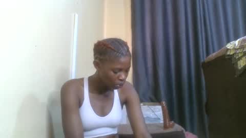 Snapshot of cute_banice chatting on 8, 1, 2025 cute_banice online show from 8, 1, 2025