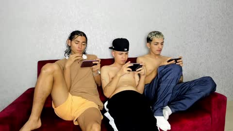 Snapshot of cute_boys18 chatting on 20, 1, 2025 ARTURO-18 MATIAS-18 NIKOLAY-19 HADES-18 GABO-19 online show from 20, 1, 2025