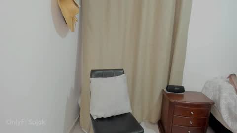 Snapshot of cute_brunett chatting on 14, 6, 2026 Sara online show from 14, 6, 2026