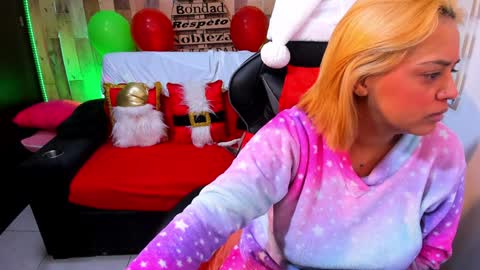 Snapshot of cute_elii chatting on 25, 12, 2024 Independent Model online show from 25, 12, 2024