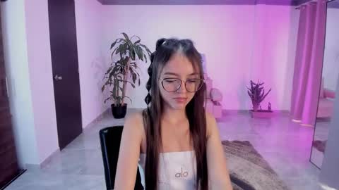 Bella Fox online show from 6, 11, 2025