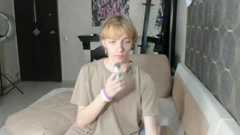 Snapshot of cute_grecha chatting on 27, 4, 2026 Grisha online show from 27, 4, 2026