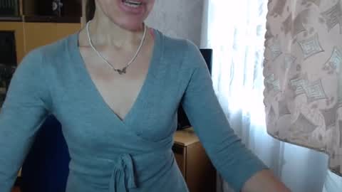 cute_lion_ online show from 14, 1, 2025