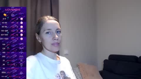 cute_lion_ online show from 25, 1, 2025