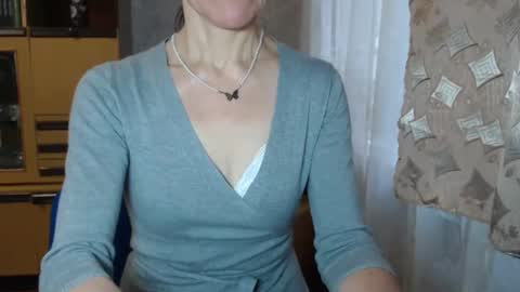 cute_lion_ online show from 28, 1, 2025