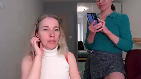 Snapshot of cute_lion_ chatting on 24, 4, 2026 cute_lion_ online show from 24, 4, 2026