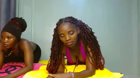 cute_lorna online show from 15, 4, 2026