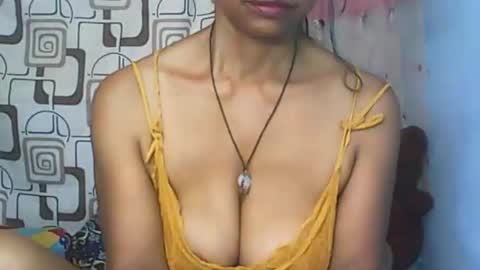 Snapshot of cute_moll chatting on 28, 11, 2025 murielle online show from 28, 11, 2025