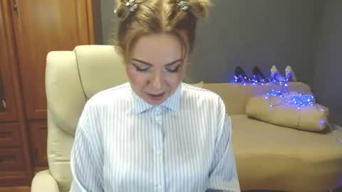 Snapshot of cute_phoenix chatting on 24, 7, 2026 cute_phoenix online show from 24, 7, 2026