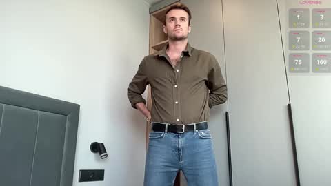 Snapshot of cute_skywalker chatting on 12, 9, 2025 cute_skywalker online show from 12, 9, 2025