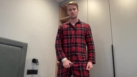 Snapshot of cute_skywalker chatting on 20, 9, 2025 cute_skywalker online show from 20, 9, 2025