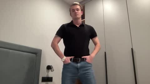 Snapshot of cute_skywalker chatting on 7, 10, 2025 cute_skywalker online show from 7, 10, 2025