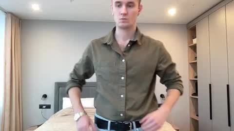 Snapshot of cute_skywalker chatting on 8, 11, 2025 cute_skywalker online show from 8, 11, 2025