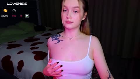 Snapshot of cute_summer_breathe chatting on 21, 1, 2025 Sue online show from 21, 1, 2025
