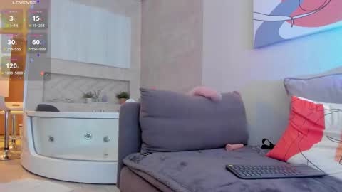 Snapshot of cute_sweetmontt chatting on 23, 11, 2025 katalinda montt online show from 23, 11, 2025