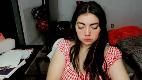 Snapshot of cuteambervi chatting on 26, 10, 2025 Princess Amber online show from 26, 10, 2025