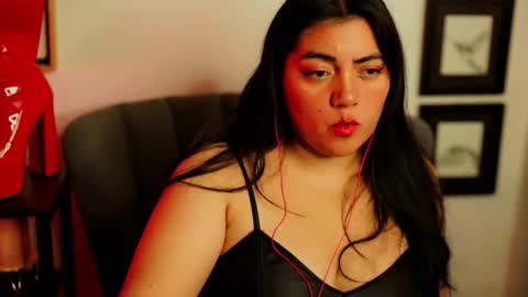 Snapshot of cuteambervi chatting on 15, 12, 2025 Princess Amber online show from 15, 12, 2025