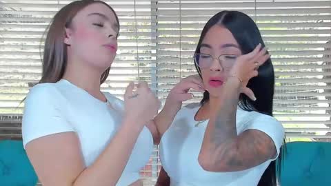 Snapshot of cuteanddesesperate chatting on 1, 3, 2025 WANNA SEE MORE OF TWINS online show from 1, 3, 2025
